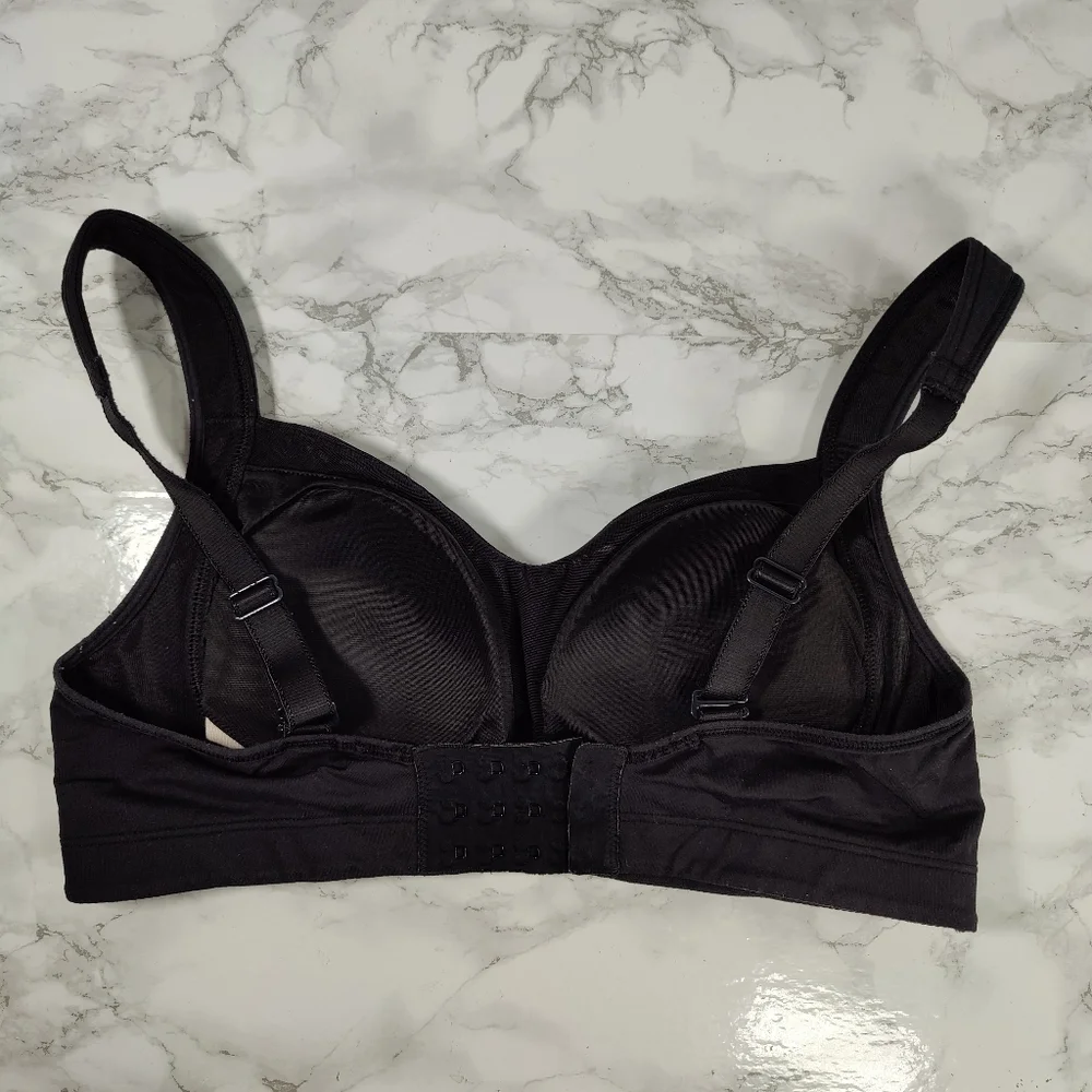 Lululemon Ta Ta Tamer II Black Sports Bra Size 32C - Picture 4 of 11